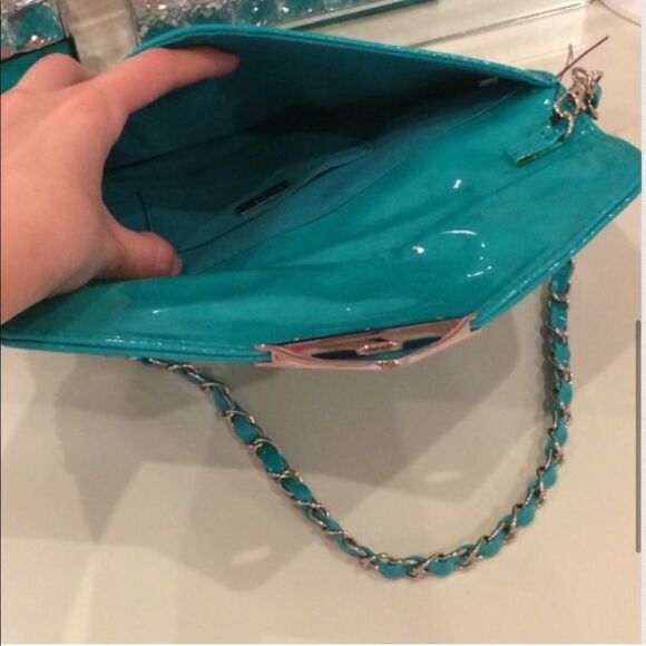 🎉1 hr sale🎉Cache clutch 👛 - Picture 7 of 8